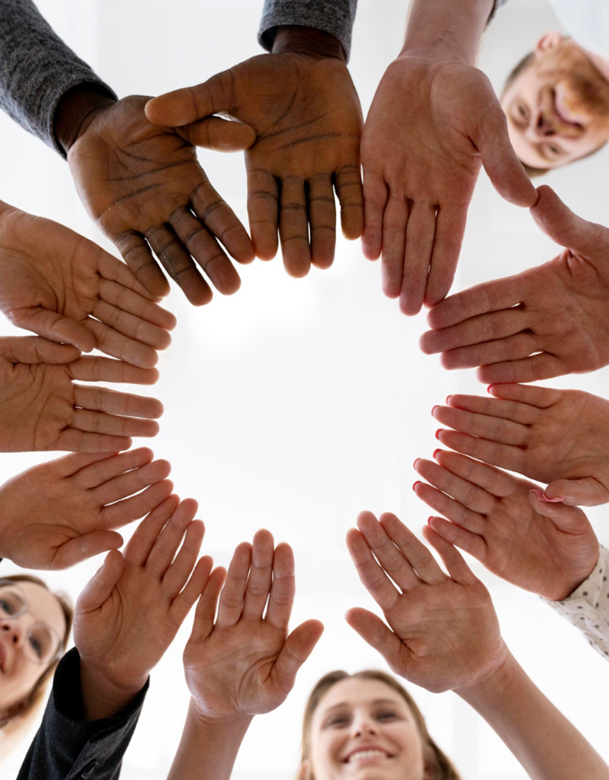 chiudere-le-persone-sorridenti-come-squadra-v2